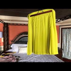 BCBG pleated chartreuse skirt BNWOT